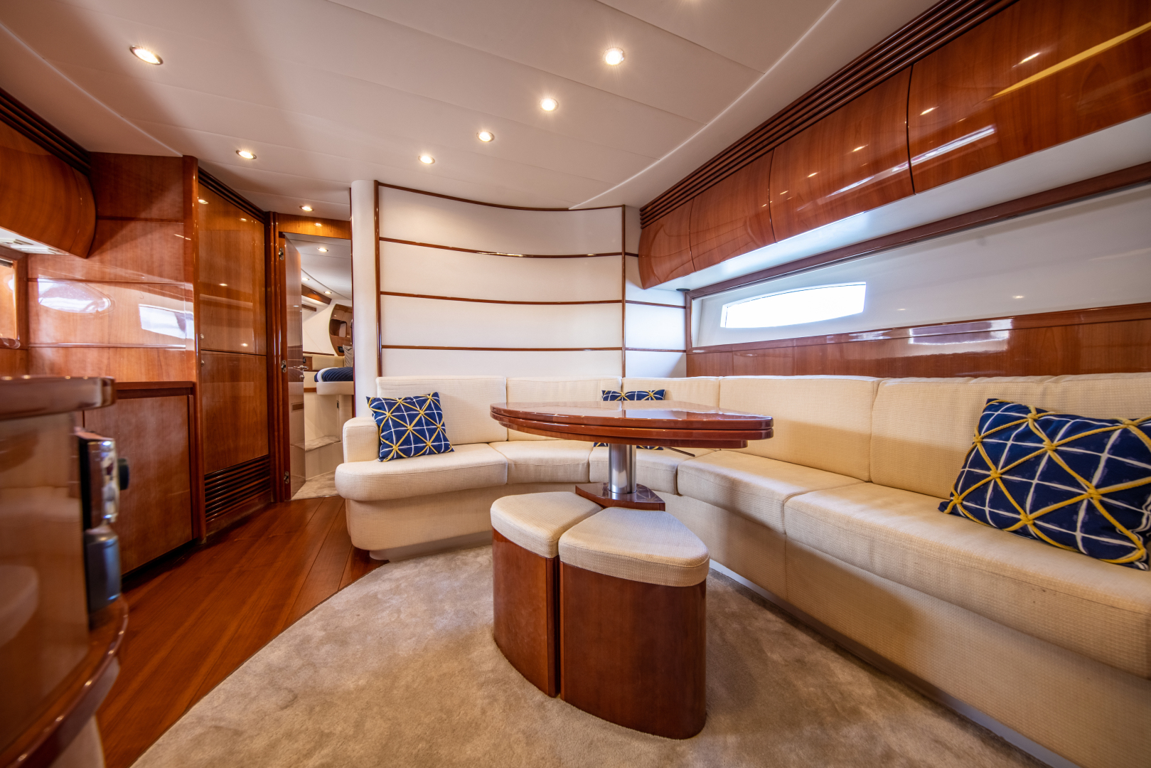 2004 Pershing Express - Image 26