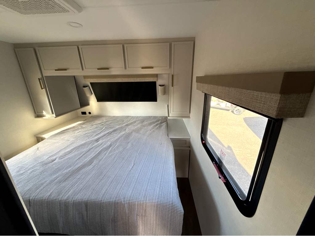 2027 VENTURE RV STRATUS 271VRK - Image 19