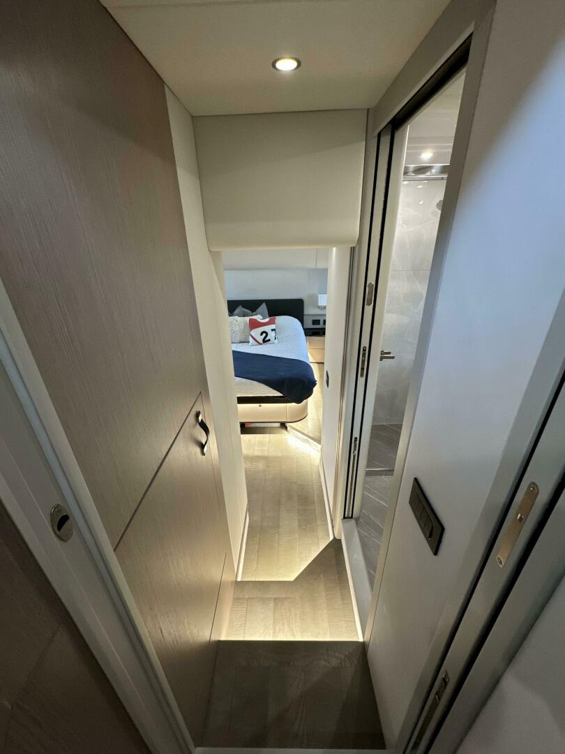 2023 Absolute 52 Navetta - Image 19