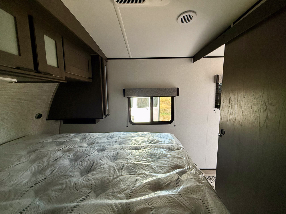 2022 CRUISER RV MPG ULTRA LITE TOY HAULER 2700 - Image 34