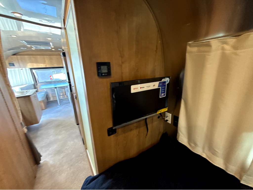 2026 AIRSTREAM TRADE WIND 25FBT - Image 27