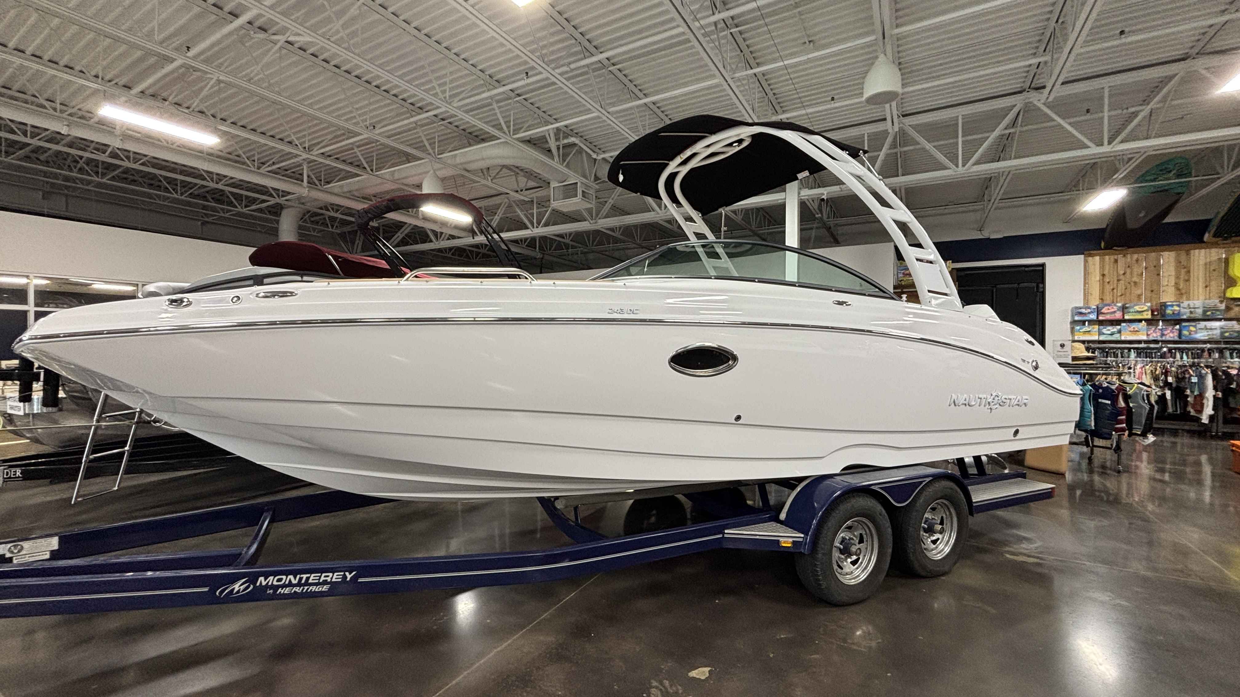 2025 Nauticstar 243DC Deck - Image 3