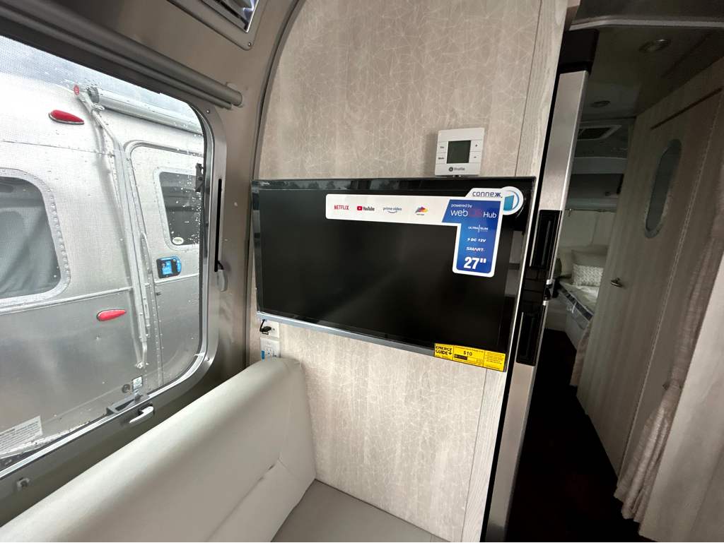 2027 Airstream International 25FB - Image 15