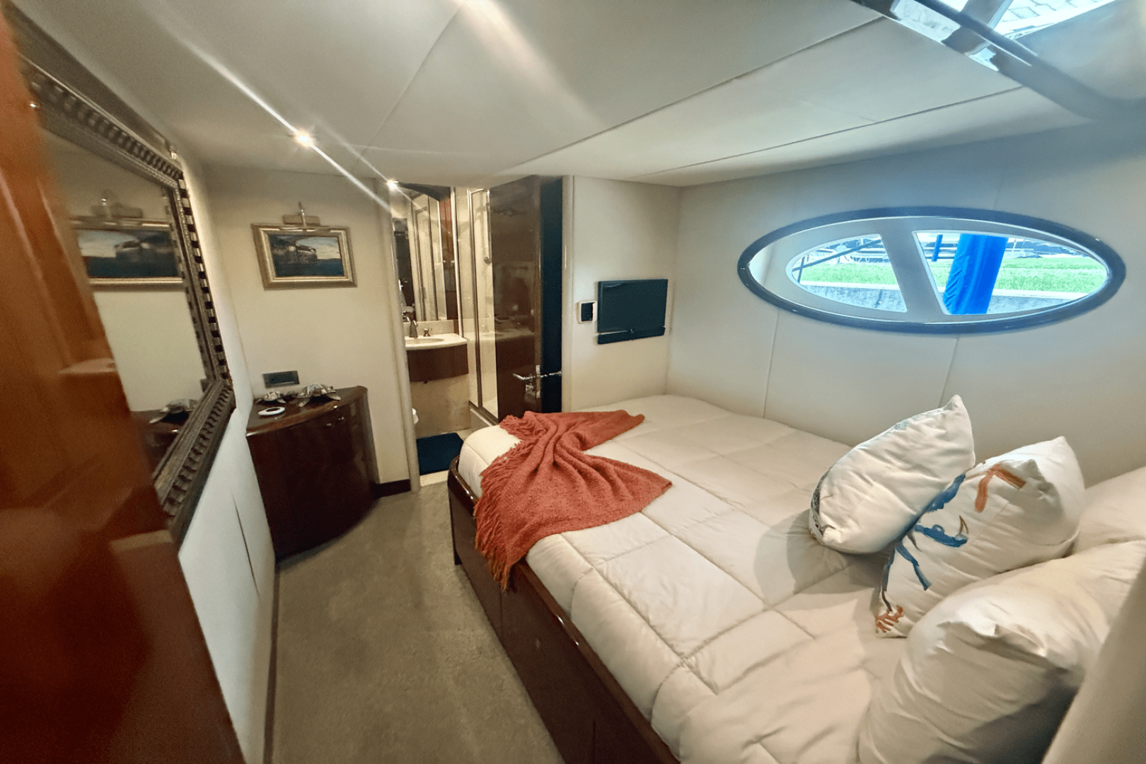 2005 68 FLYBRIDGE - Image 34