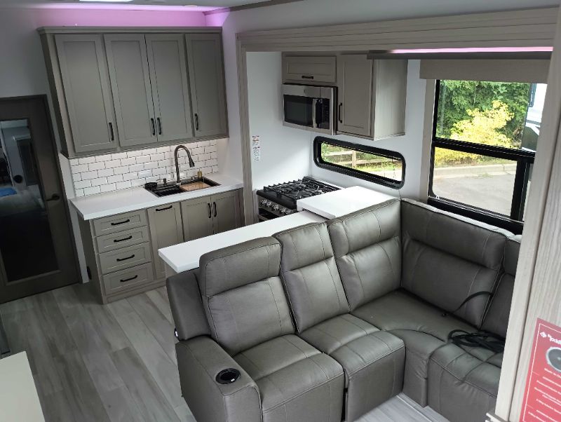 2026 Grand Design Momentum M-Class 344M - Image 26