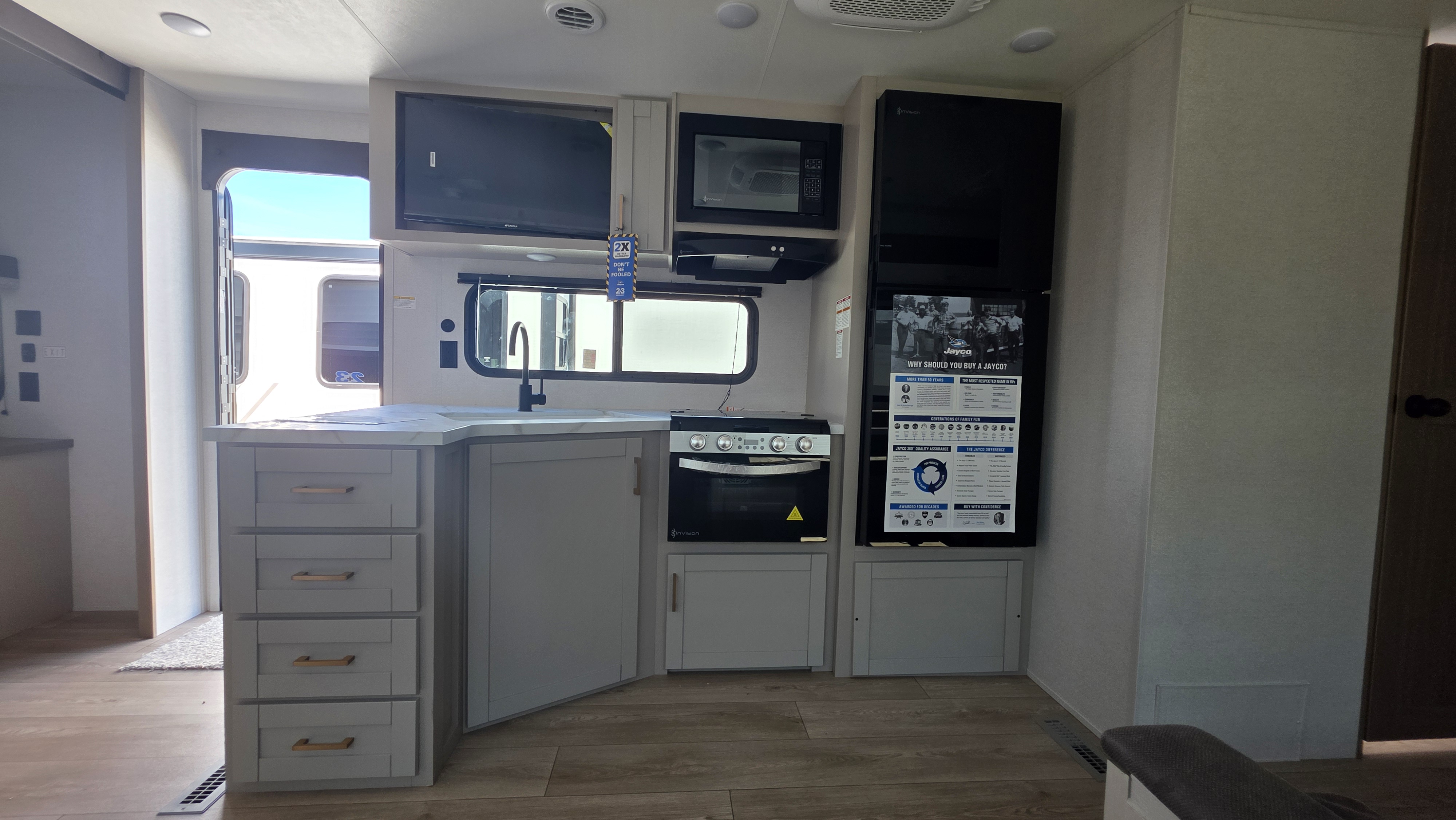 2027 JAYCO JAY FLIGHT 325BHT - Image 15