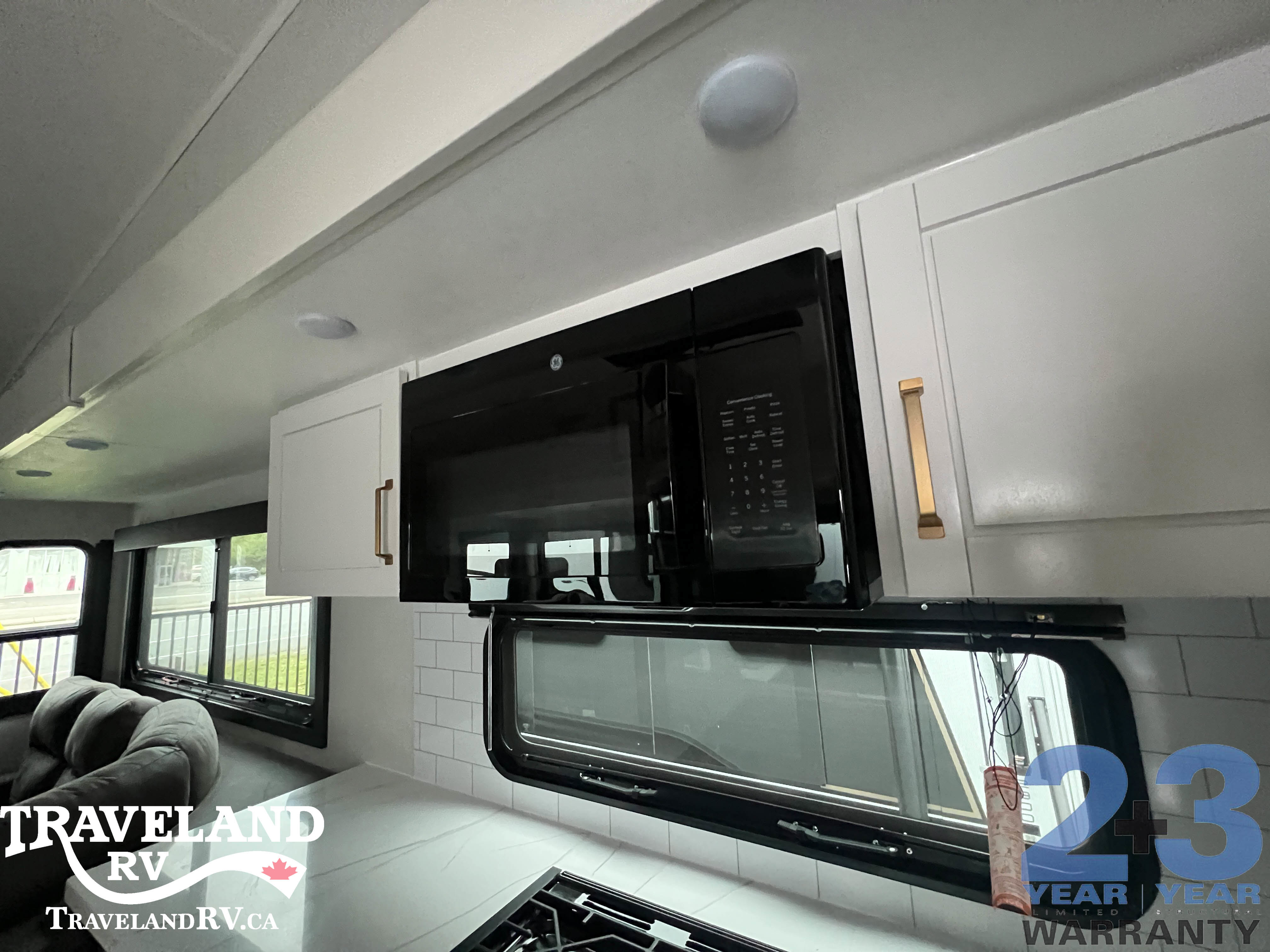 2026 Jayco Eagle 335LSTS - Image 11