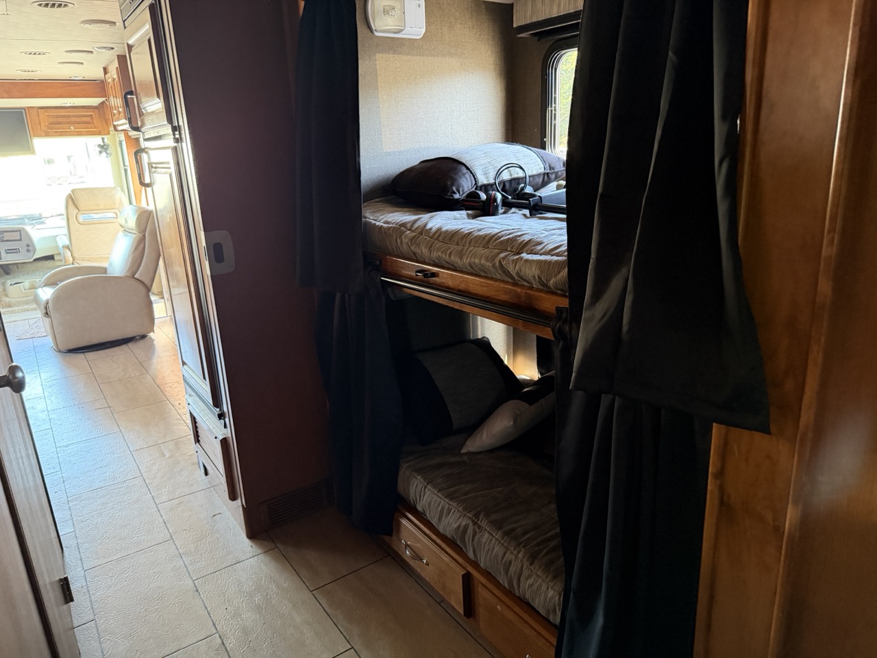 2016 Tiffin Allegro 35 QBA - Image 19