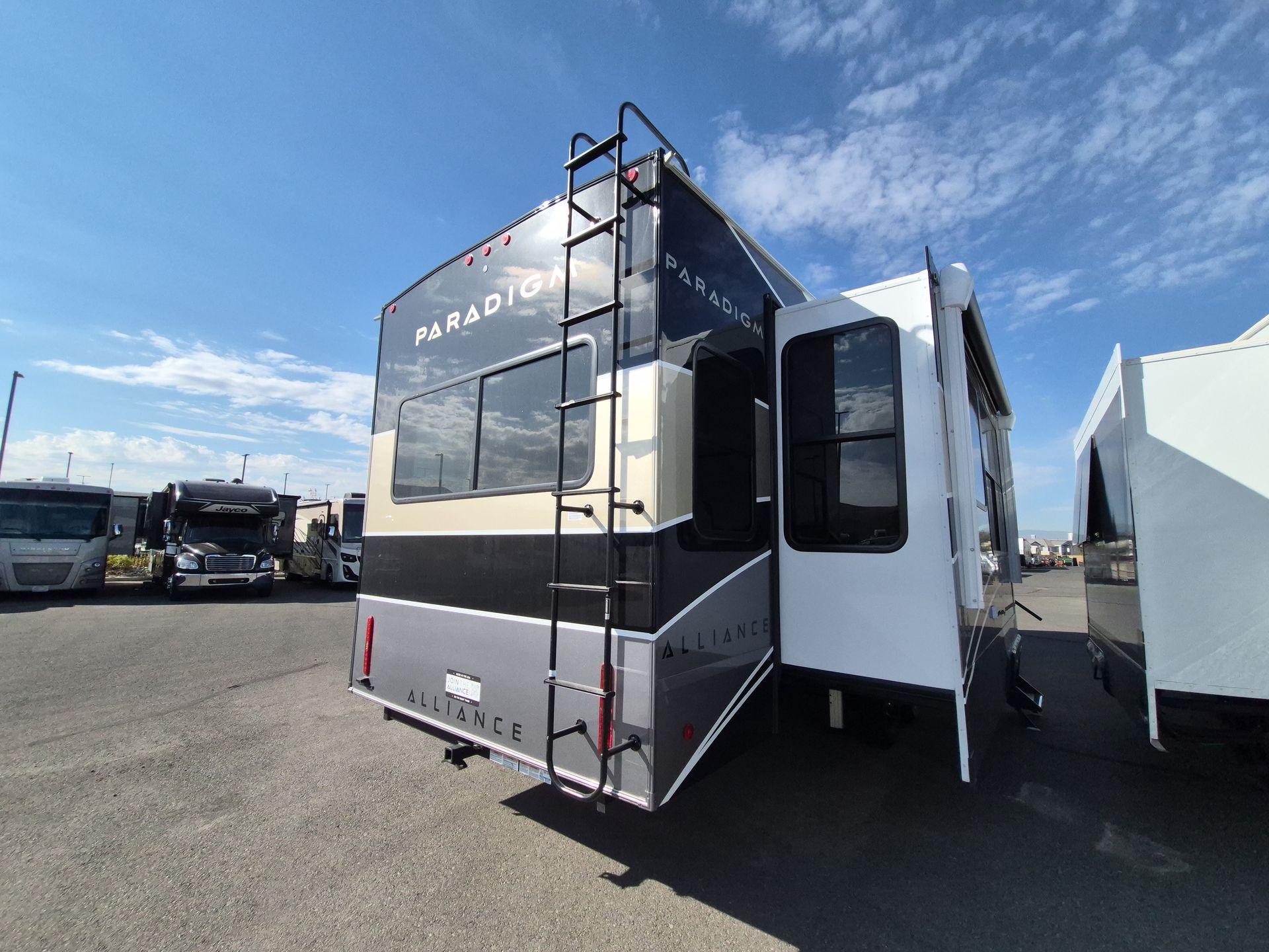 2027 Alliance RV Paradigm 340RL - Image 8