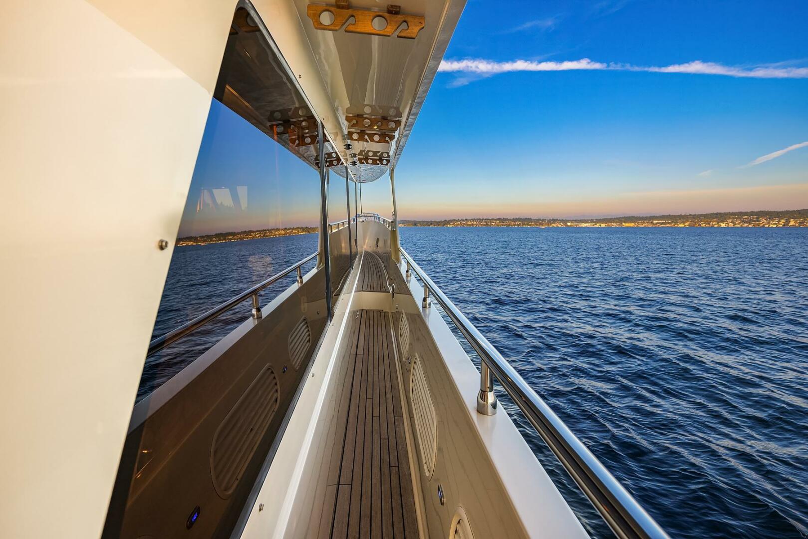 2014 Hampton 720 Skylounge LRC - Image 79