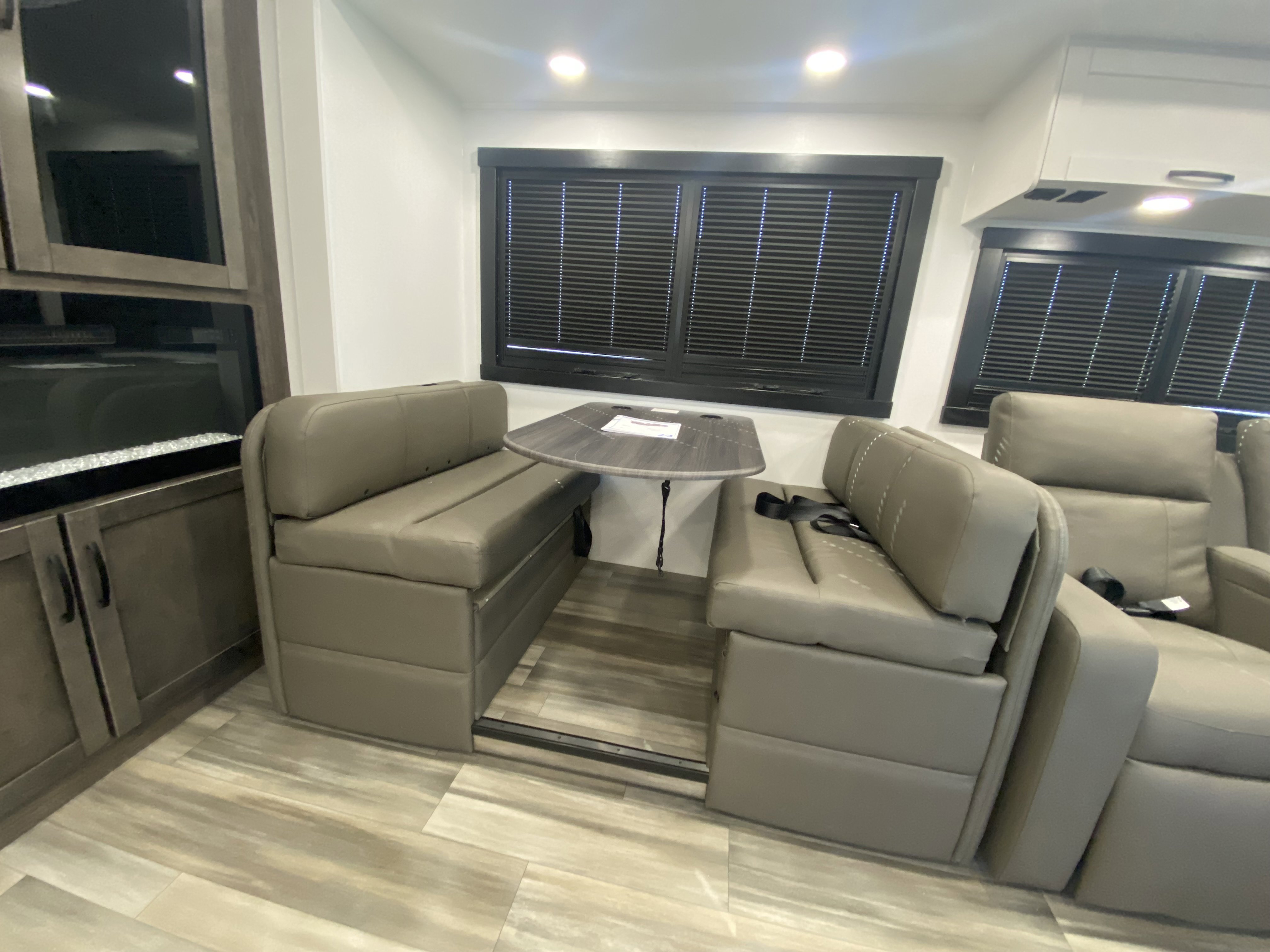 2026 JAYCO PRECEPT 34G - Image 17