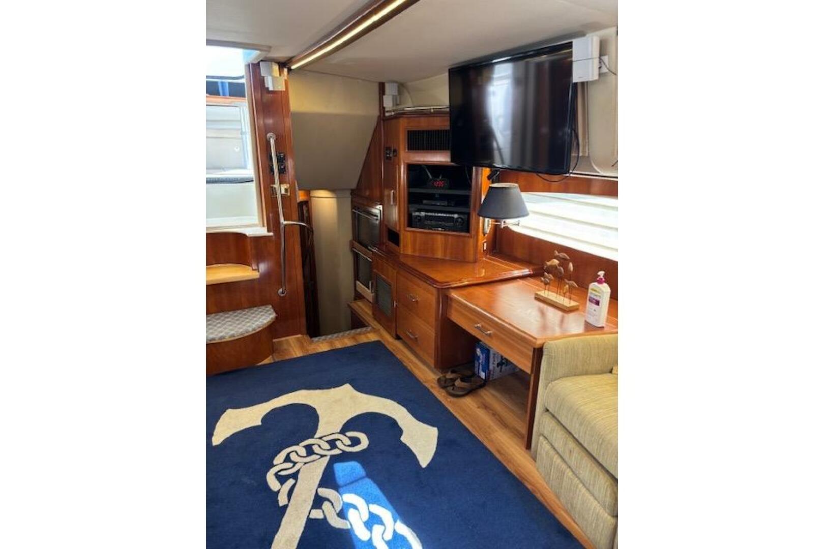 2004 Carver 466 Motor Yacht - Image 39