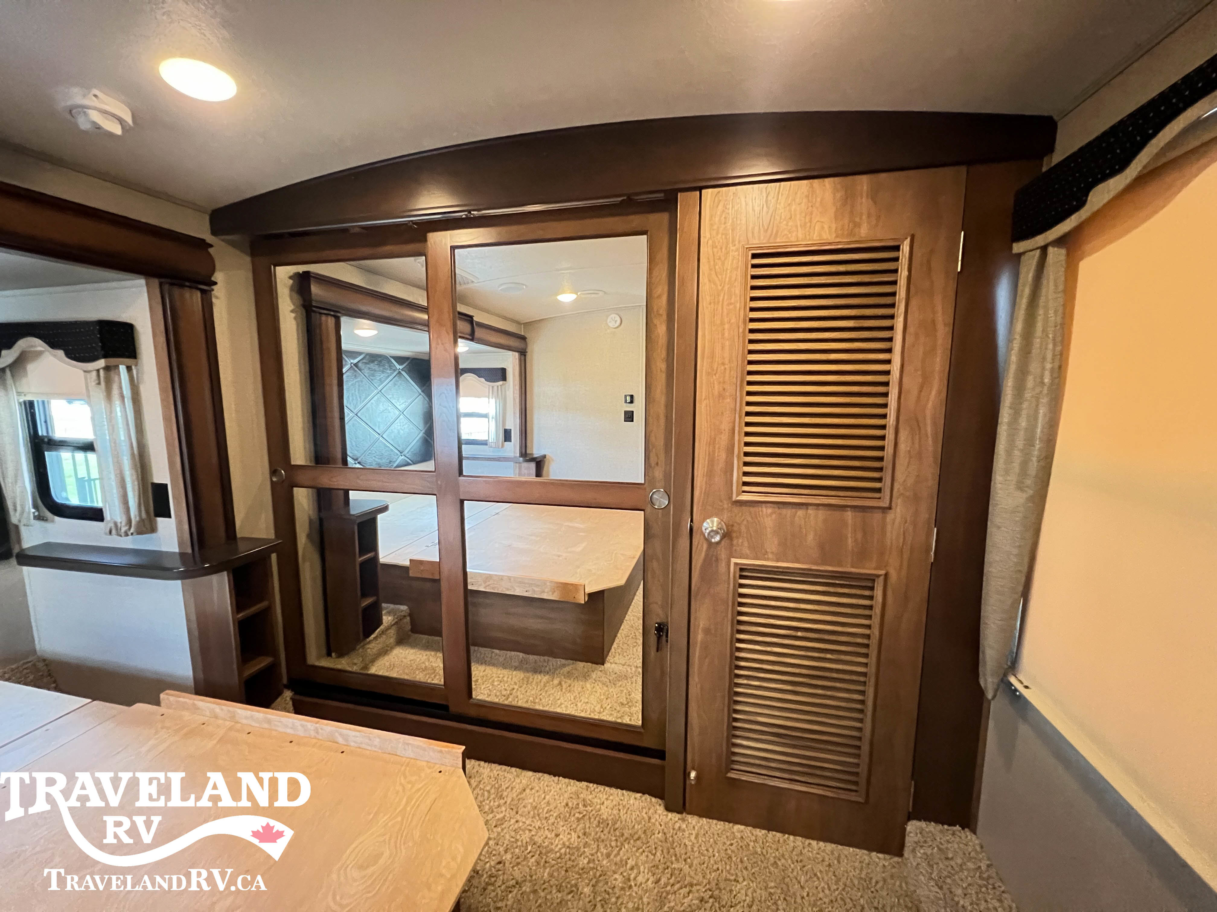 2018 KEYSTONE MONTANA 3160RL LEGACY EDITION - Image 29