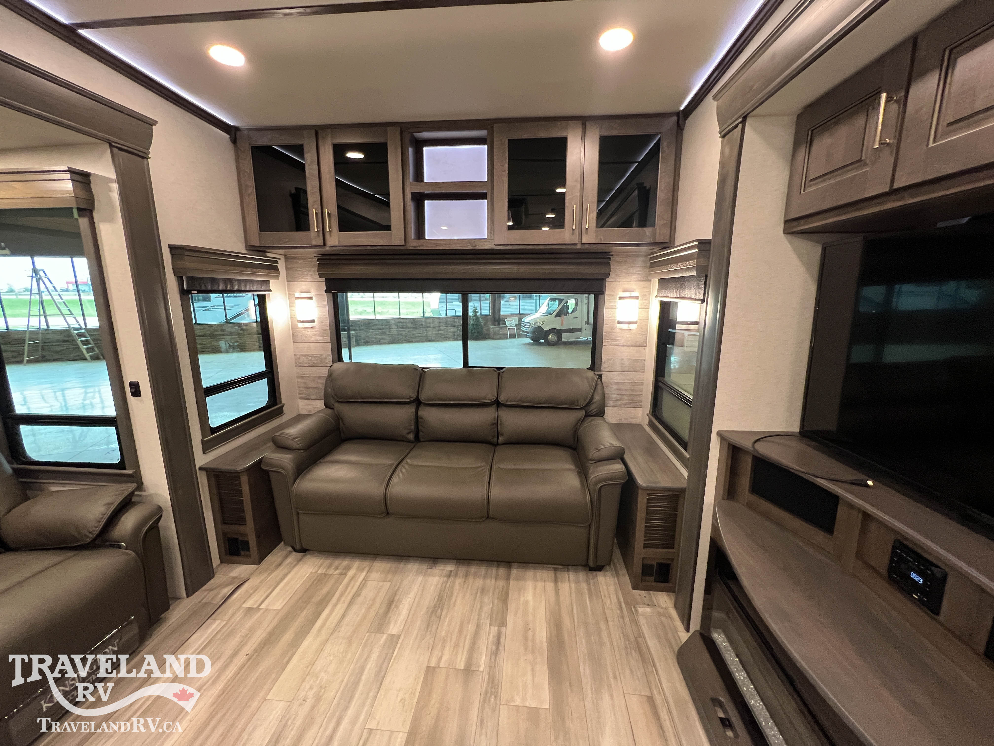 2022 Alliance RV Paradigm 390MP - Image 4