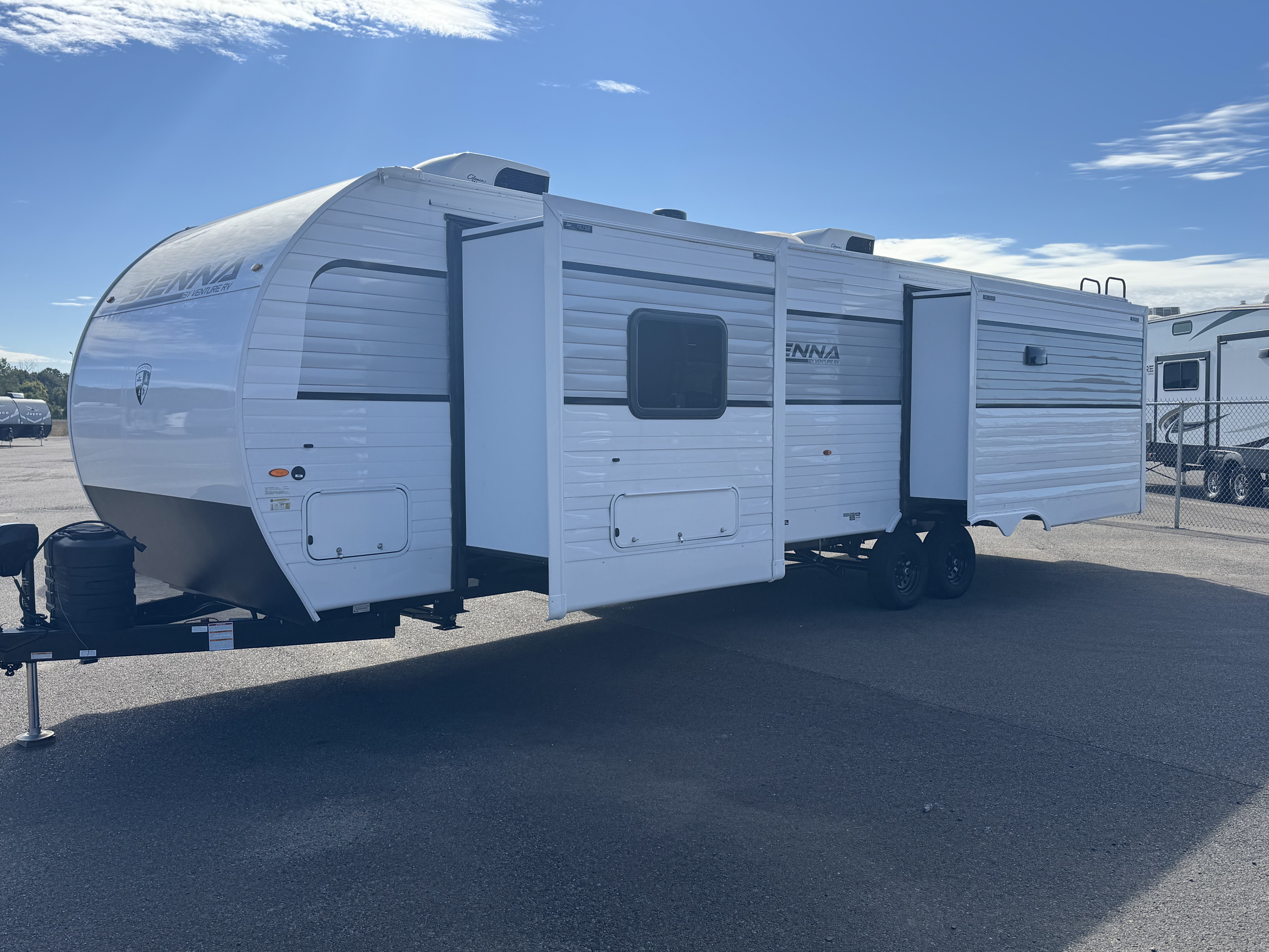 2027 VENTURE RV SIENNA 293VIK - Image 2