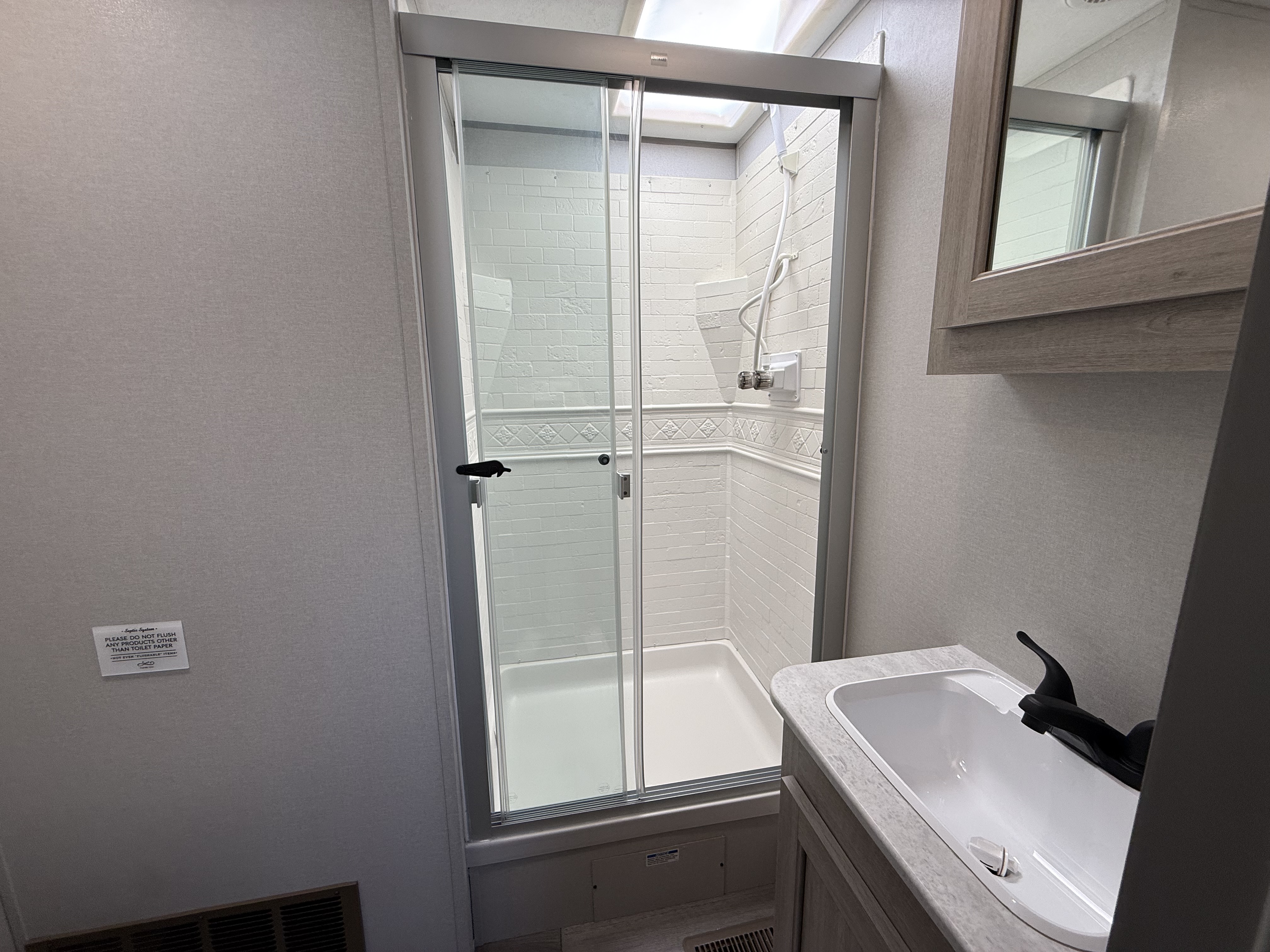 2024 Coachmen Catalina Legacy Edition 283FEDS - Image 18