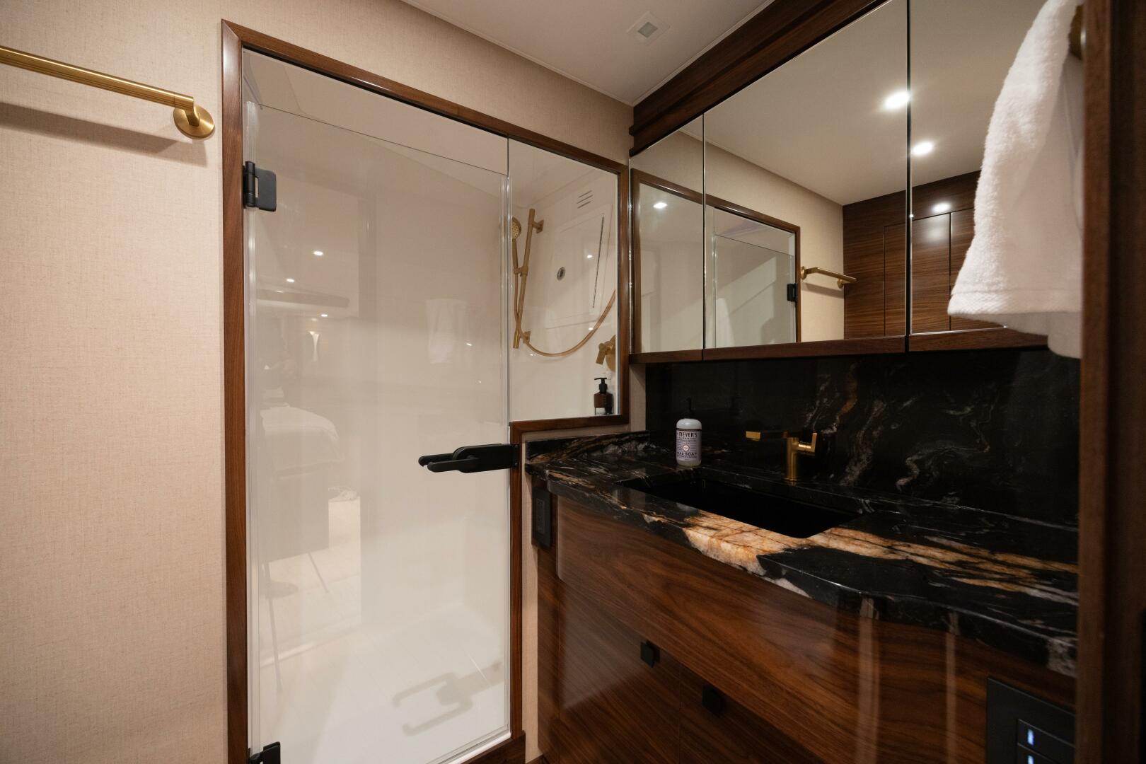 2025 Viking 82 Convertible - Image 34