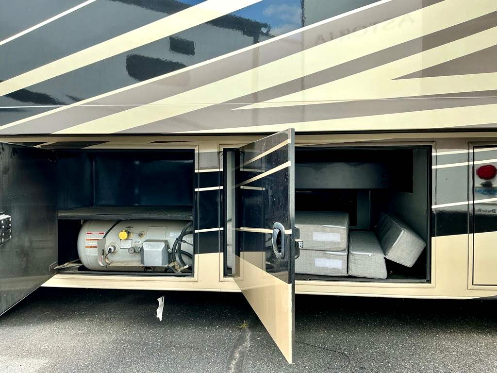 2019 NEXUS 37XCE - Image 9