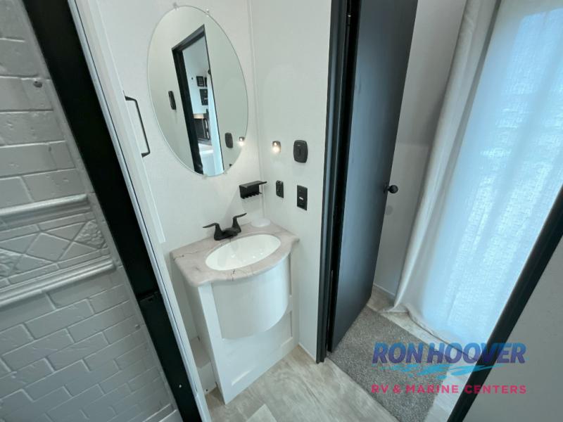 2026 PALOMINO 429LFT - Image 30