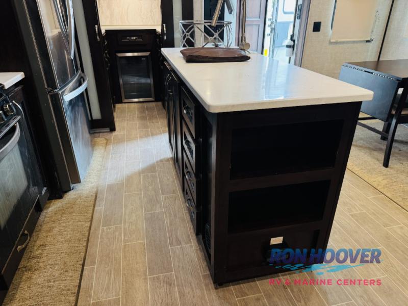 2020 PALOMINO 382FBC - Image 4