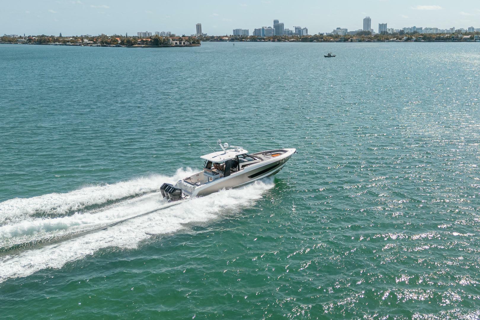 2023 Boston Whaler 420 Outrage - Image 34
