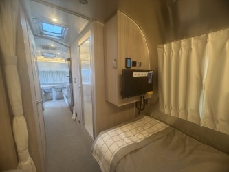 2026 AIRSTREAM GLOBETROTTER 27FBT - Image 23