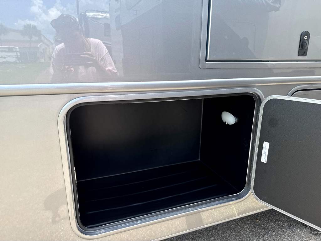 2027 ENTEGRA COACH ESTEEM XL 32U - Image 6