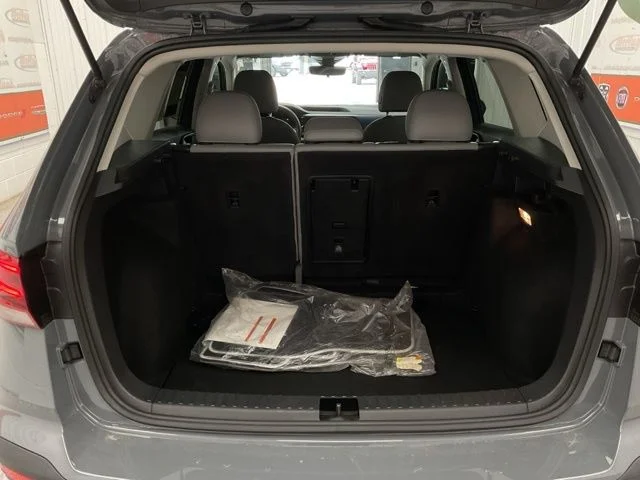 2023 Volkswagen Taos Utility 4D SE Sunroof 2WD - Image 22