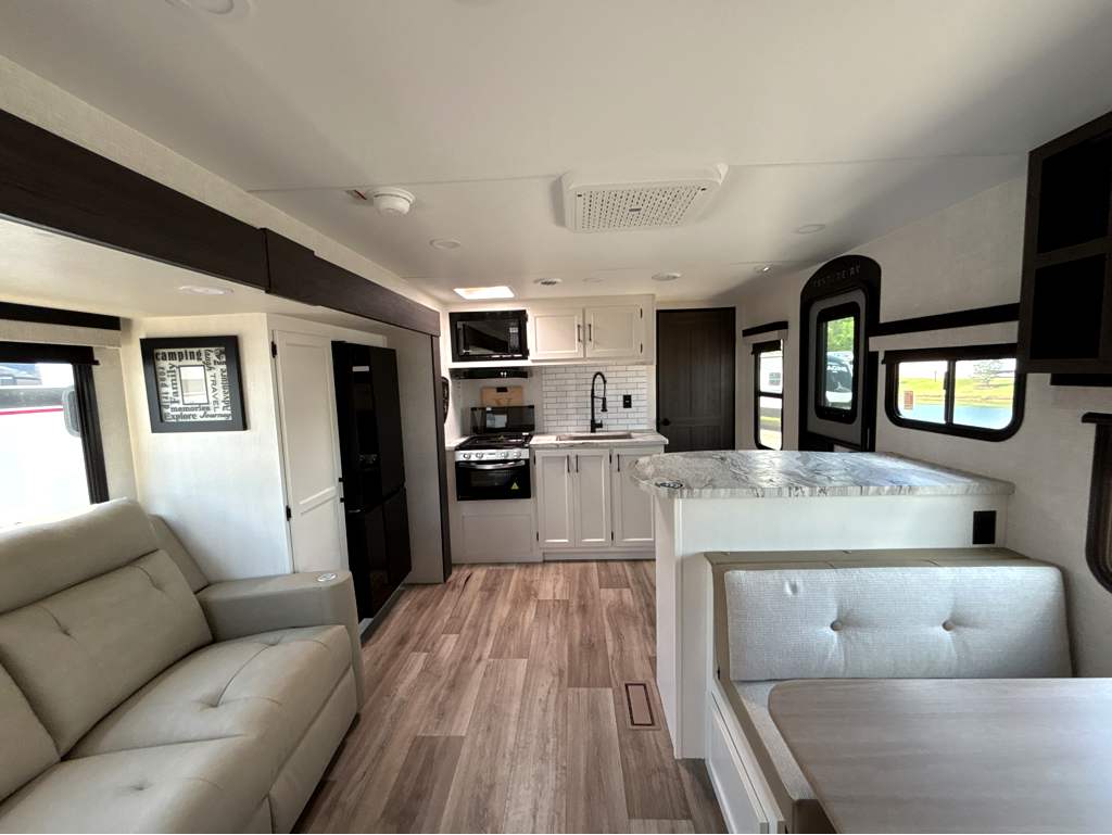 2026 VENTURE RV STRATUS 302VBH - Image 17