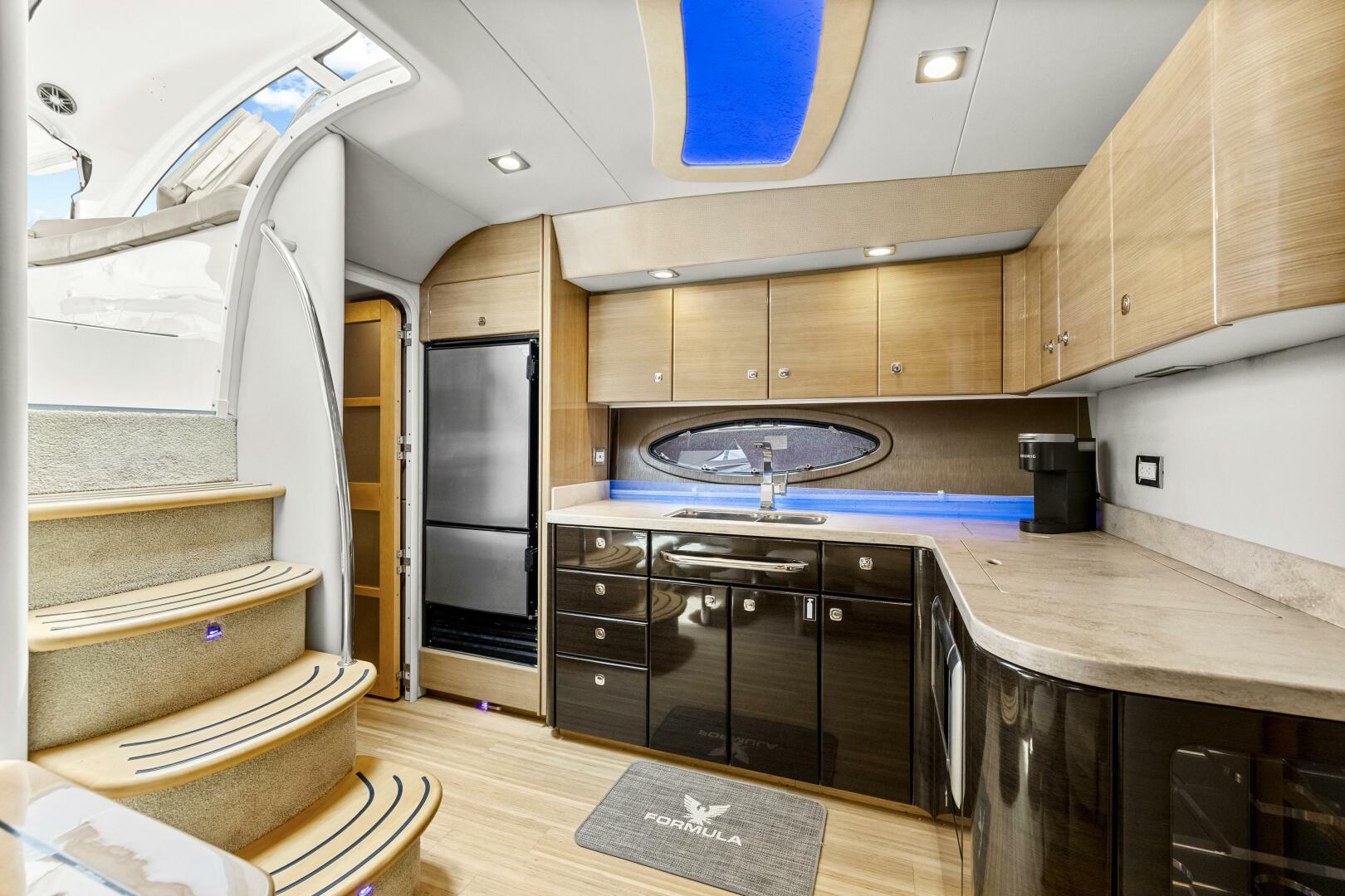 2016 Formula 45 Yacht - Image 19