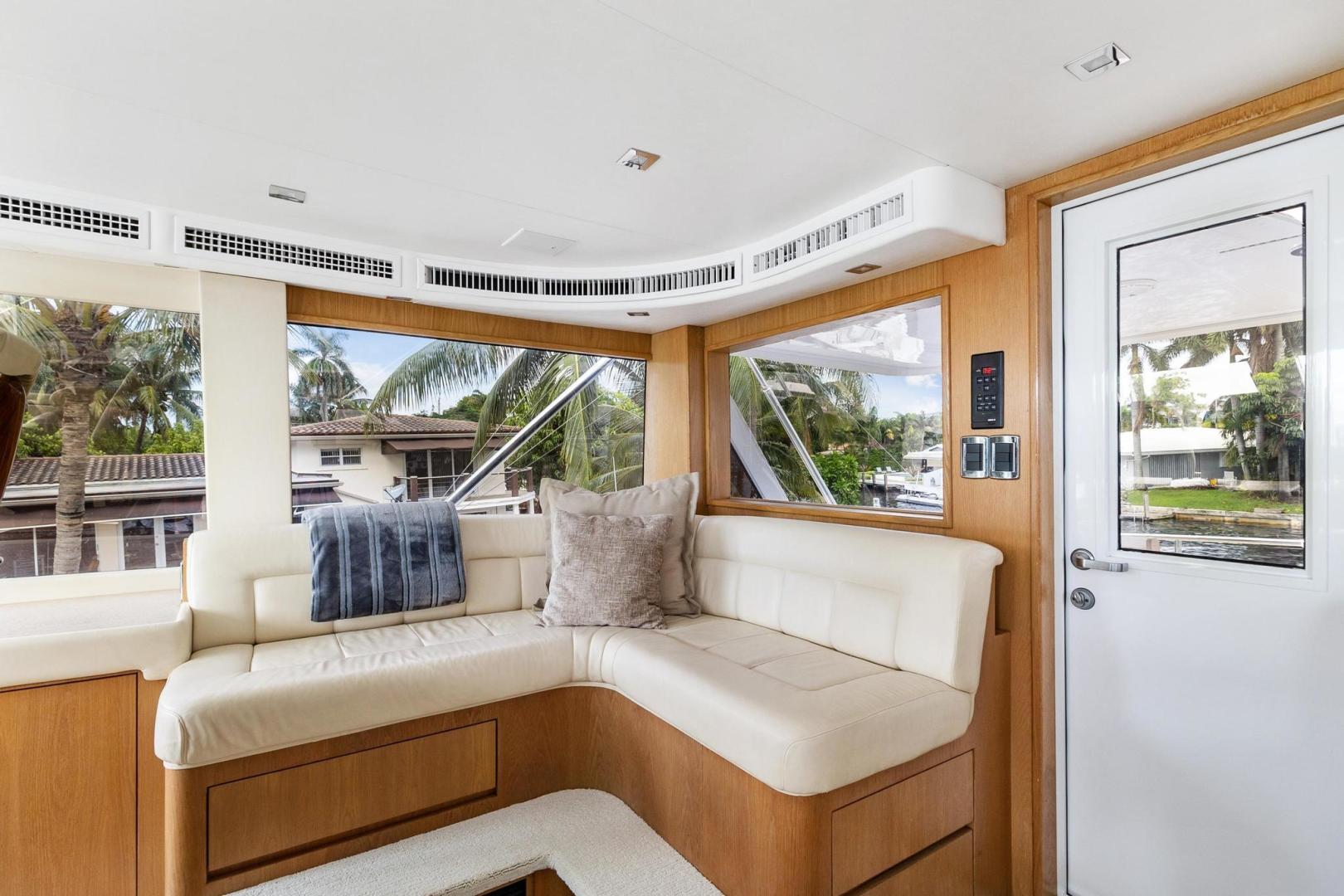 1998 Hatteras 82 Convertible - Image 30