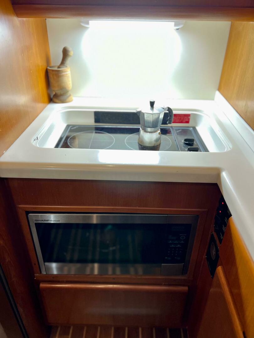 1997 Viking 43 Convertible - Image 36