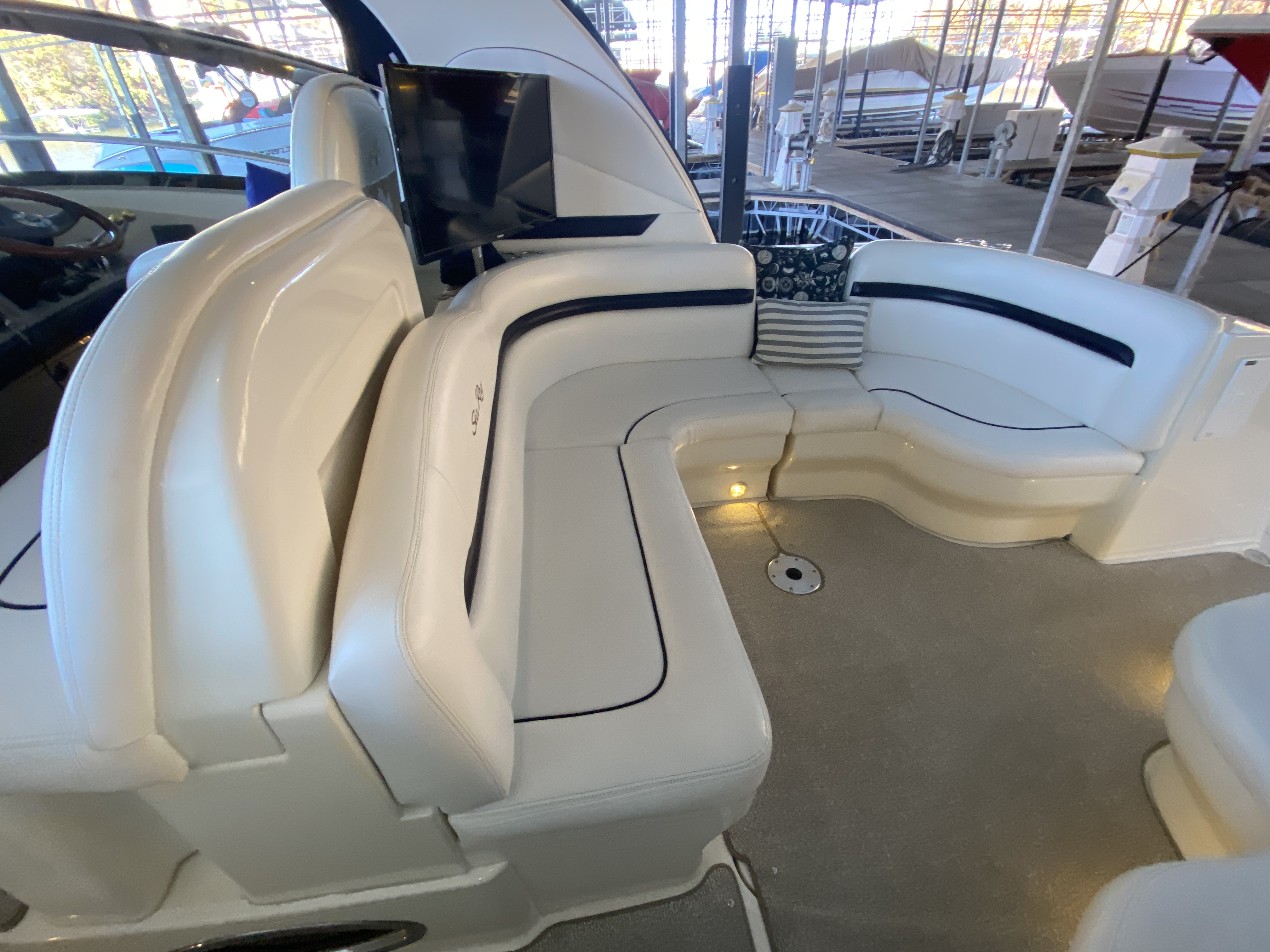2006 Sea Ray 38 Sundancer - Image 13