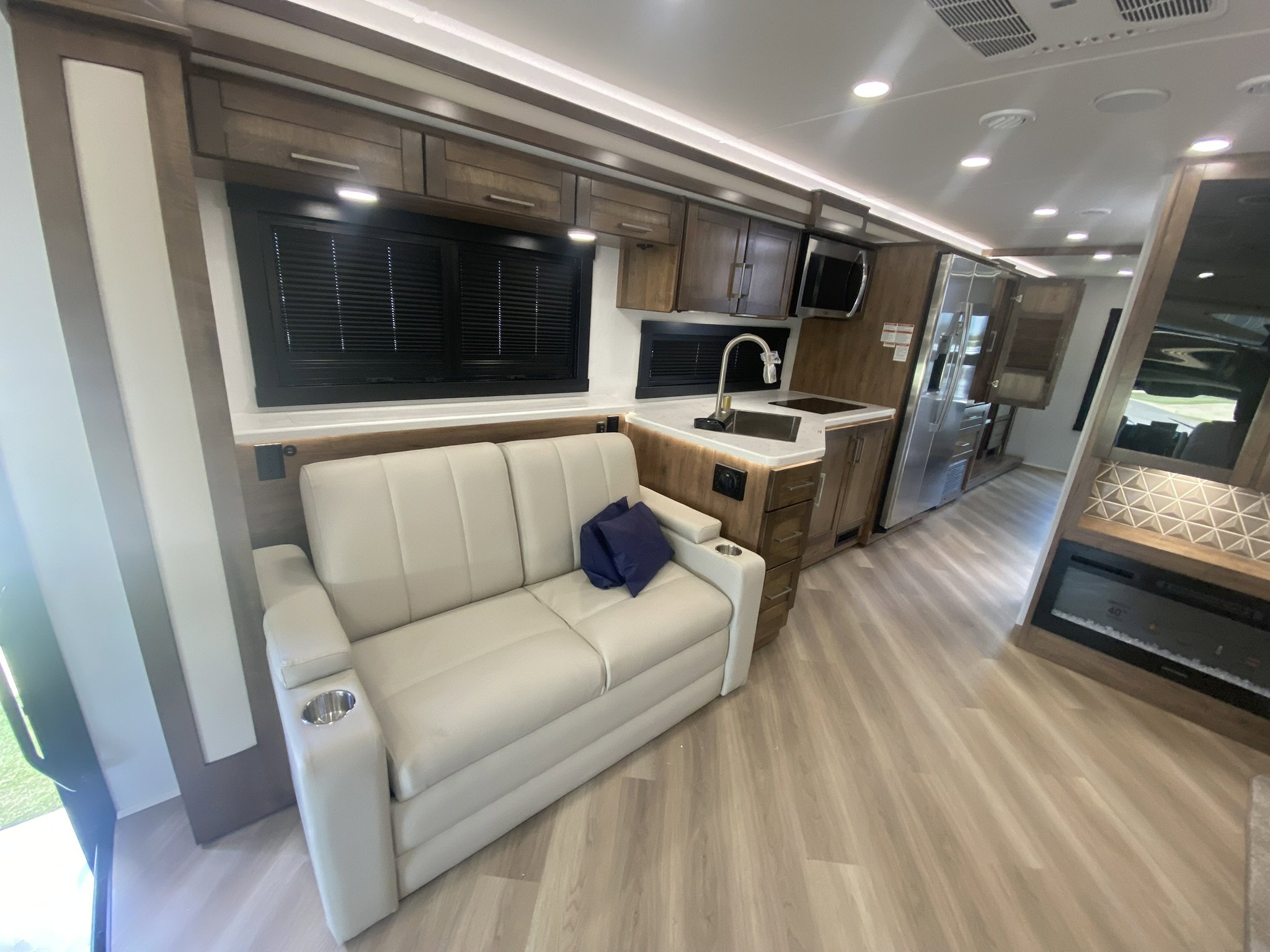 2026 JAYCO SENECA 37M - Image 19