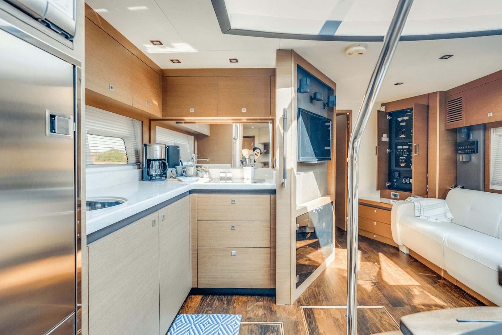 2013 Sea Ray 510 SUNDANCER - Image 39