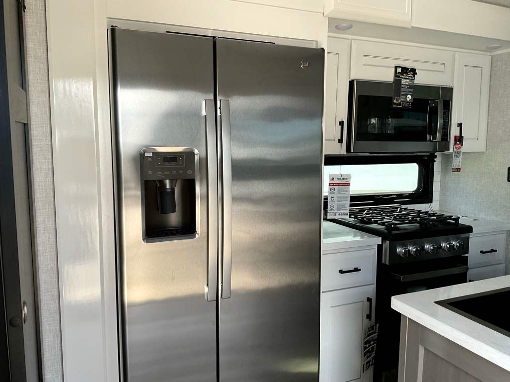 2025 JAYCO PINNACLE 38 FLGS - Image 20