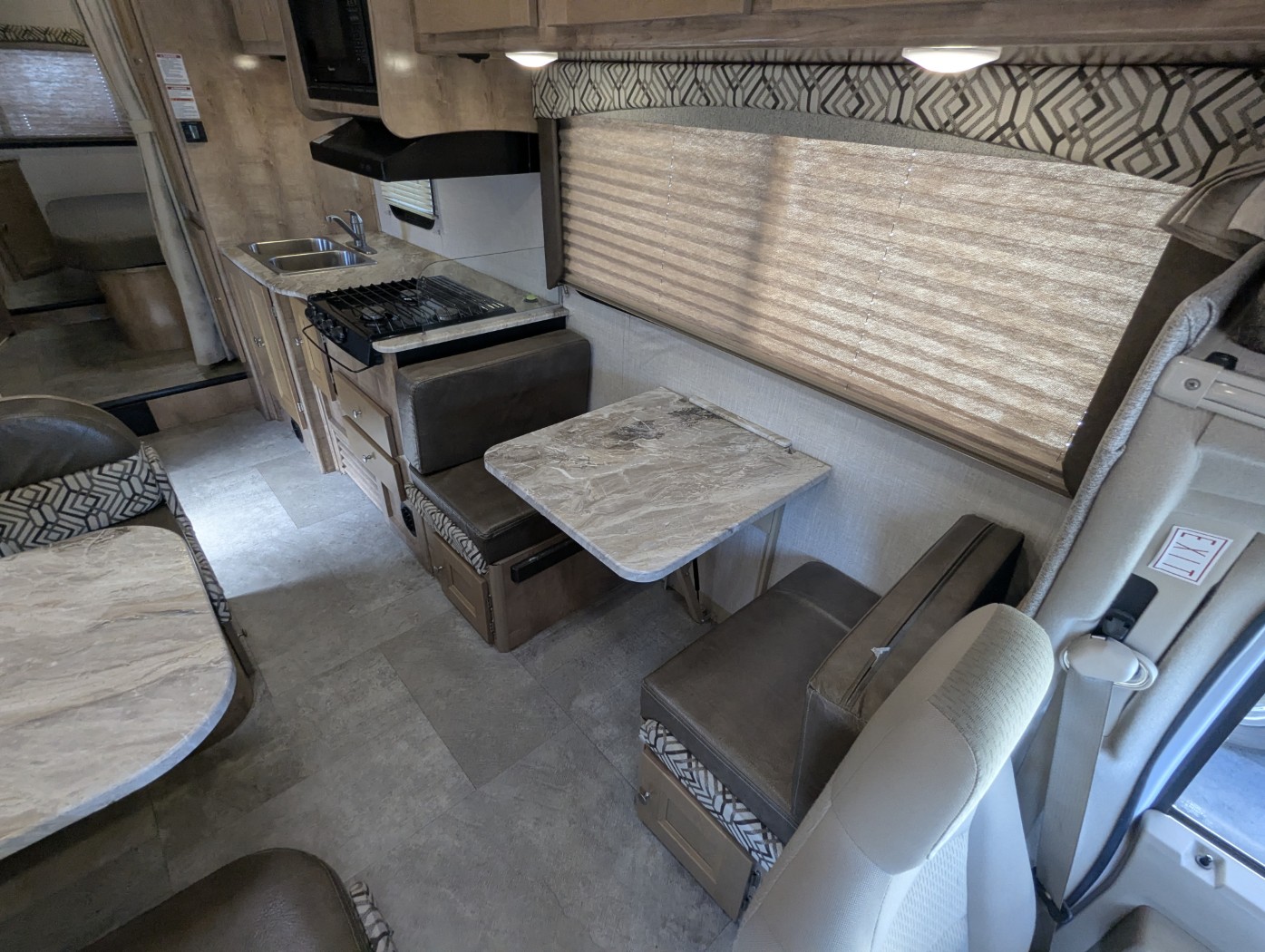 2020 Coachmen Leprechaun 260RS - Image 13