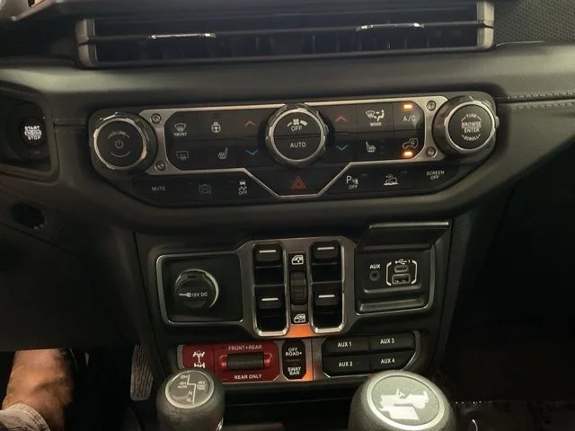 2025 Jeep Wrangler 4xe Rubicon 4x4 - Image 17