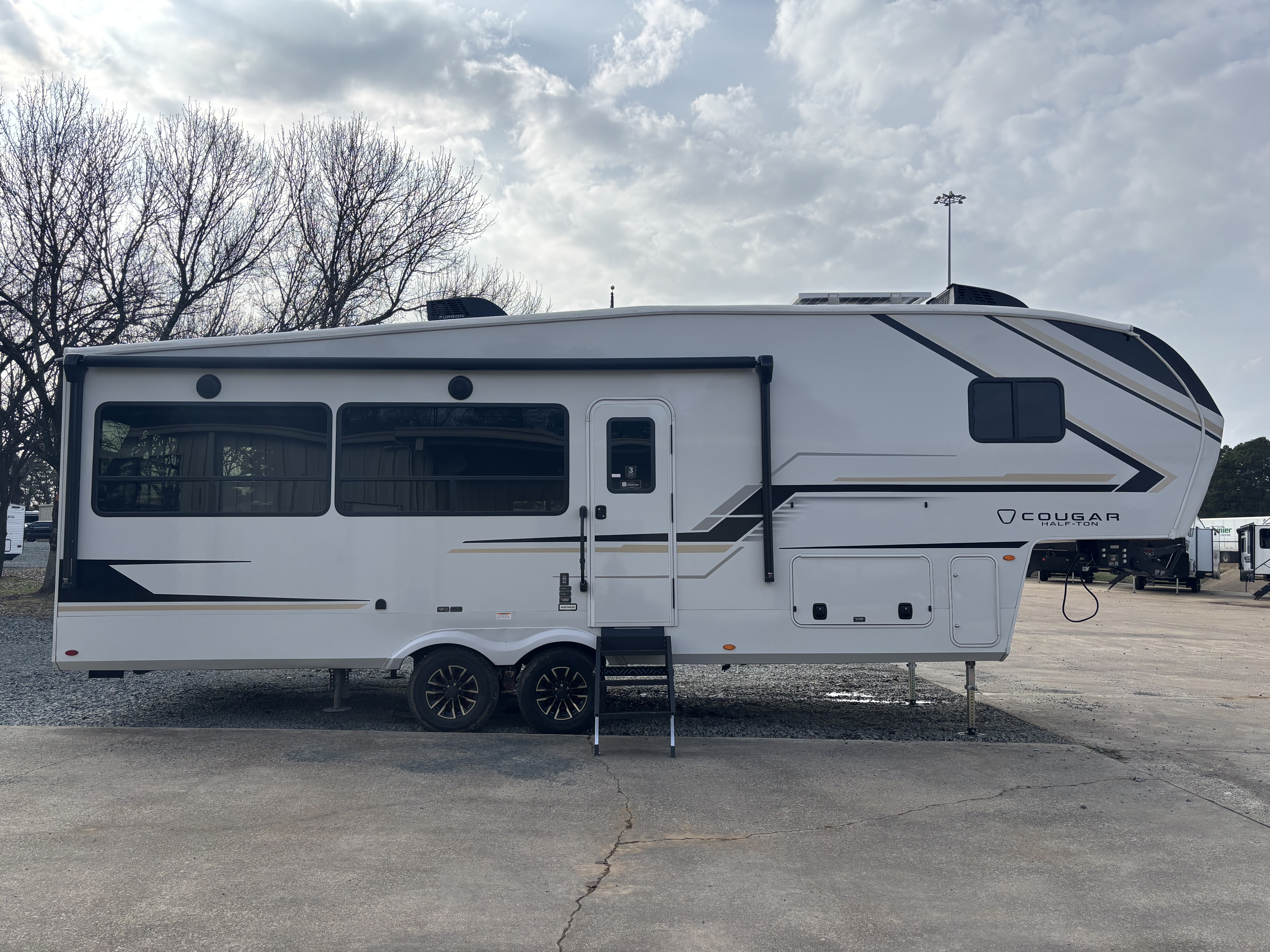 2026 Keystone Cougar Half-Ton 26RES - Image 3
