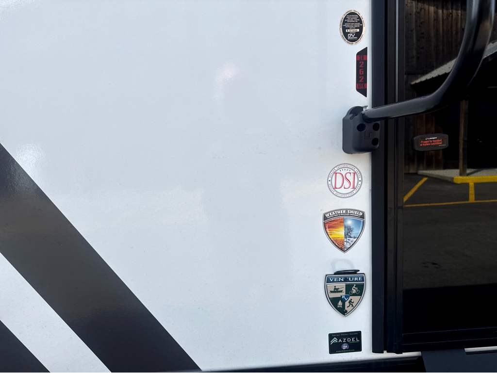2027 VENTURE RV STRATUS 262VFK - Image 5