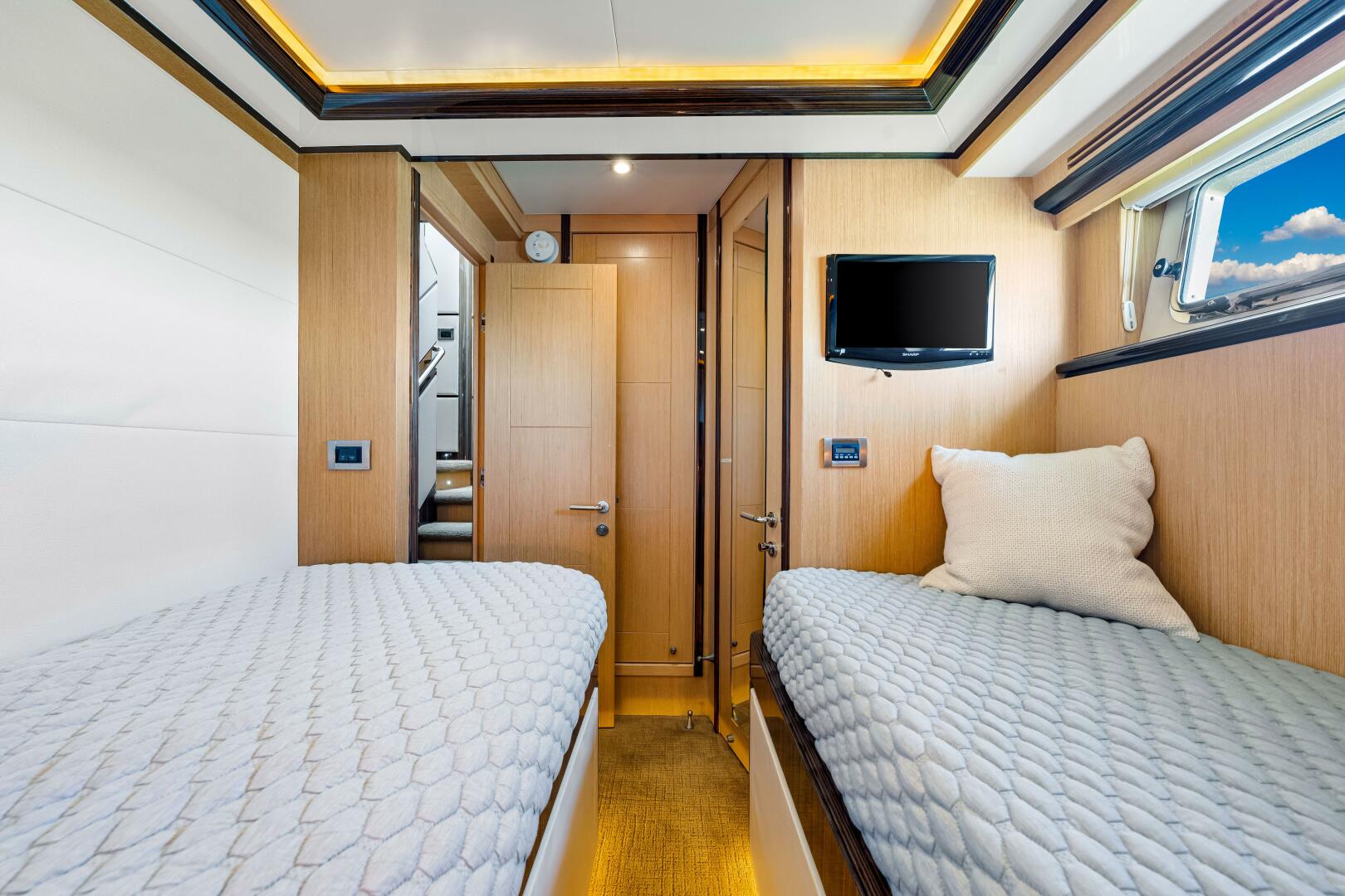 2010 Ocean Alexander 83 Motor Yacht - Image 40
