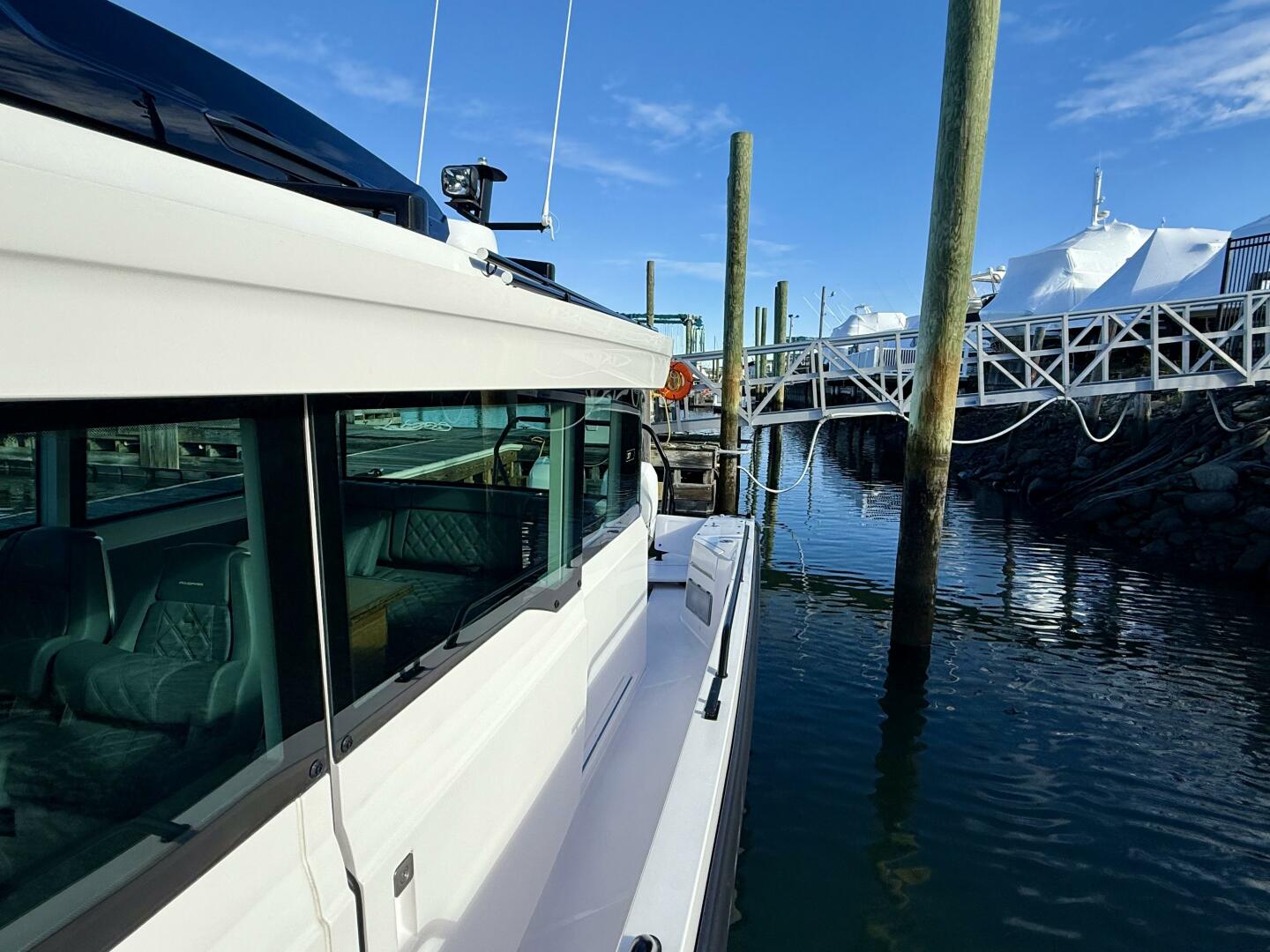 2023 Axopar 37 Cross Cabin - Image 19