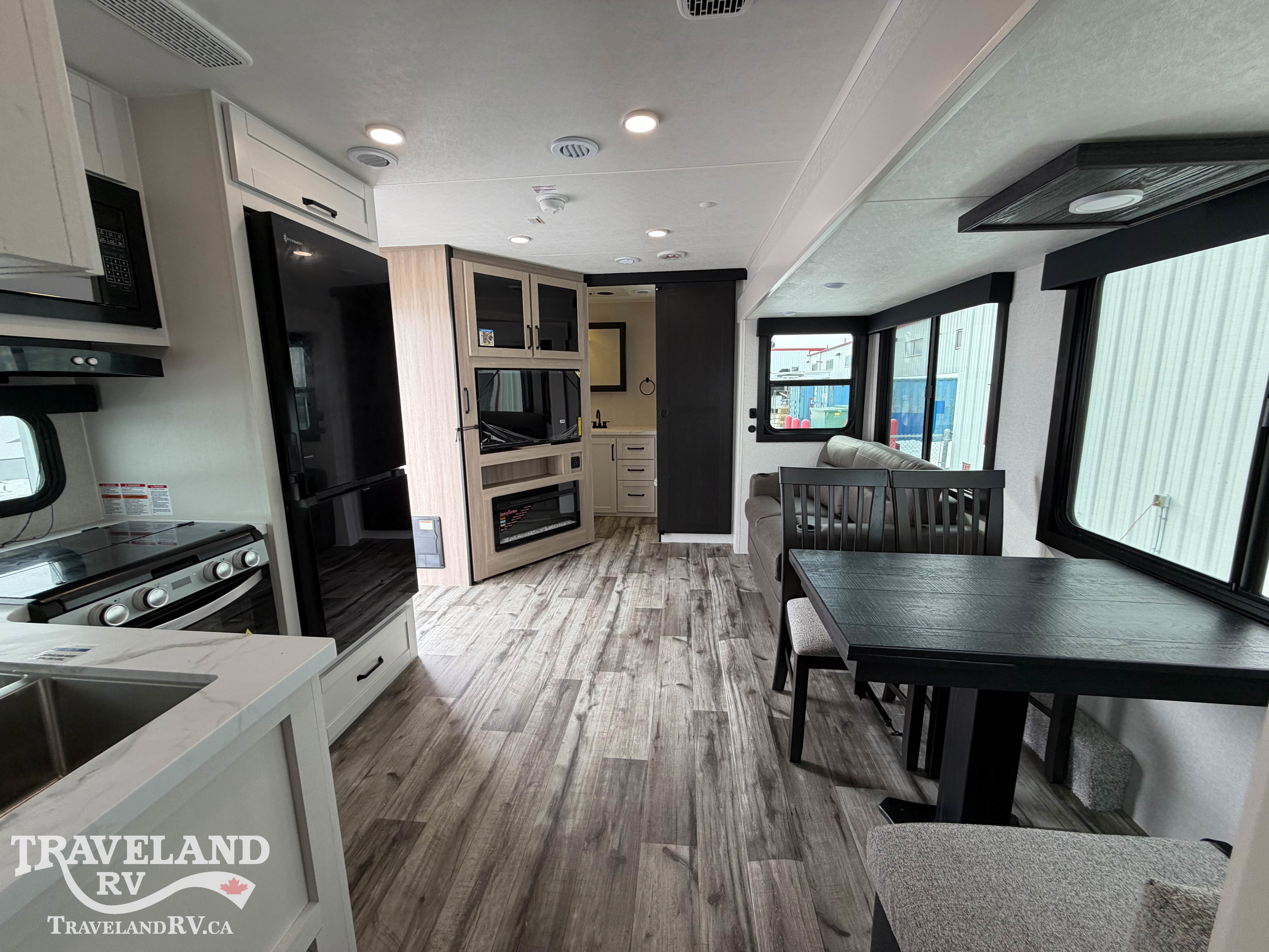 2026 Highland Ridge Roamer Light Duty 27RBOS - Image 4
