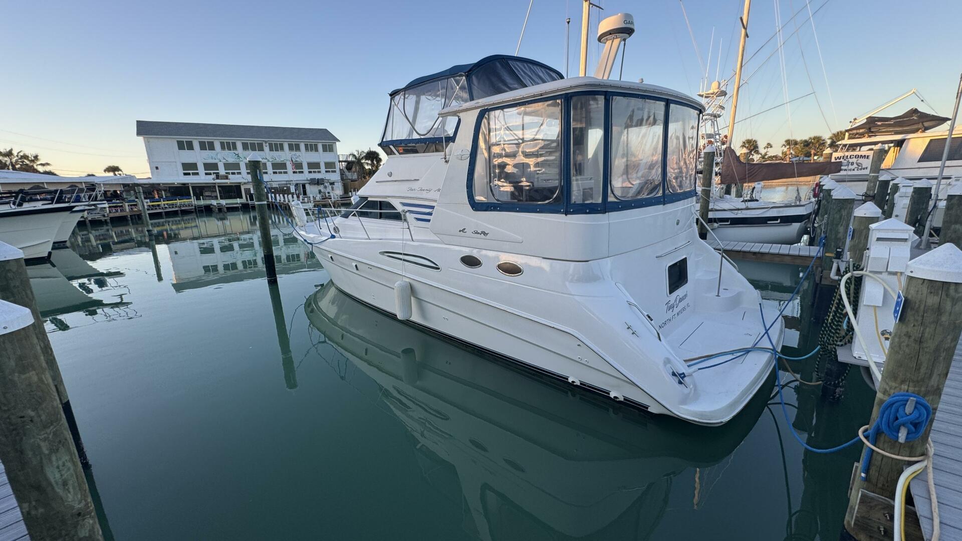 2000 Sea Ray 420 Aft Cabin - Image 2