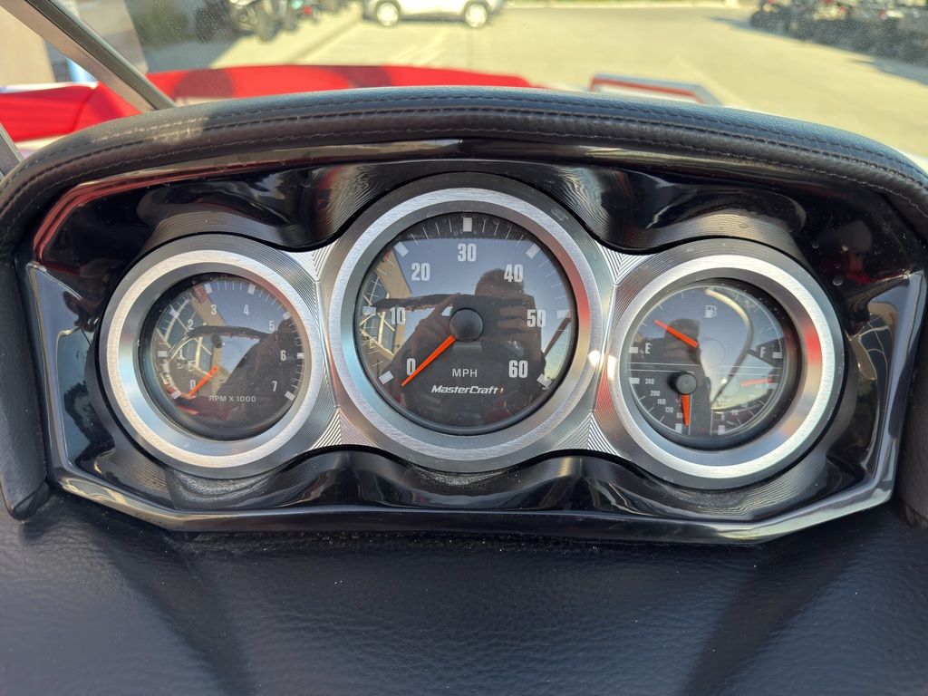 2019 MasterCraft XT22 - Image 36