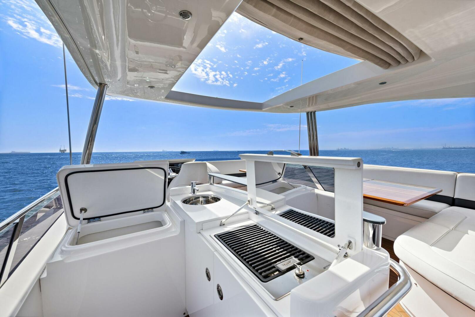 2015 Princess 72 Motoryacht - Image 9