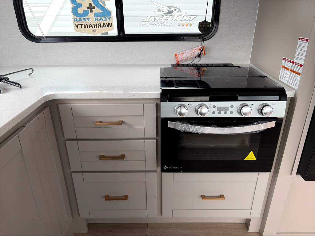 2027 JAYCO JAY FEATHER 26FK - Image 13