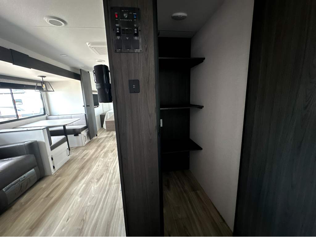 2027 VENTURE RV SIENNA 271VBH - Image 24