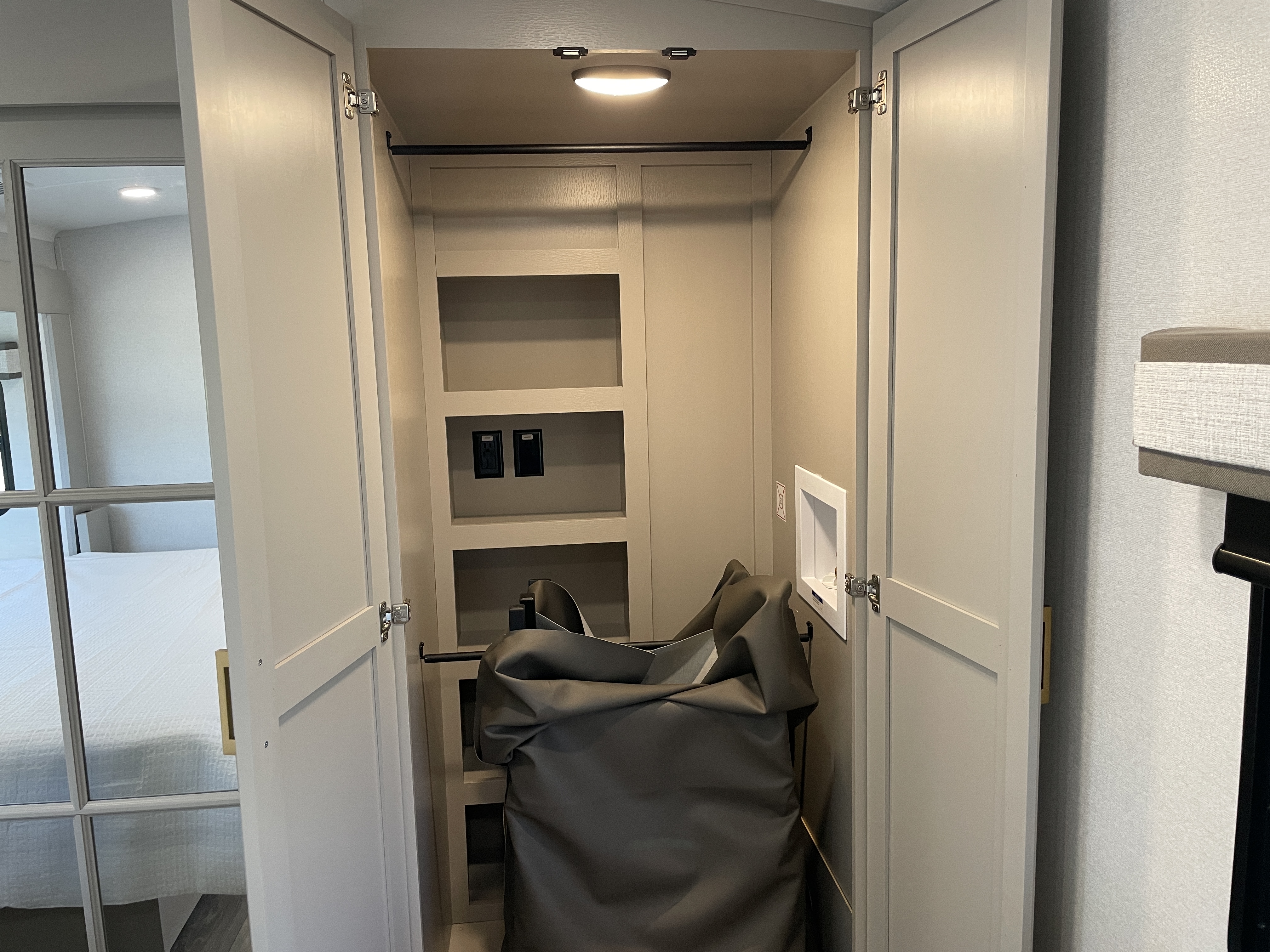 2027 Jayco North Point 361RLBH - Image 27