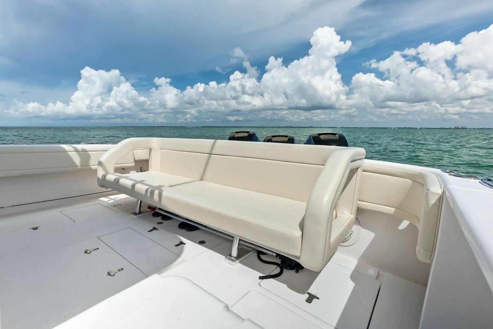 2018 Intrepid 430 Sport Yacht - Image 20